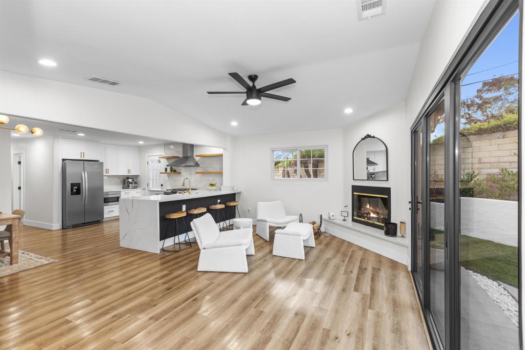 CLAIREMONT - Residential