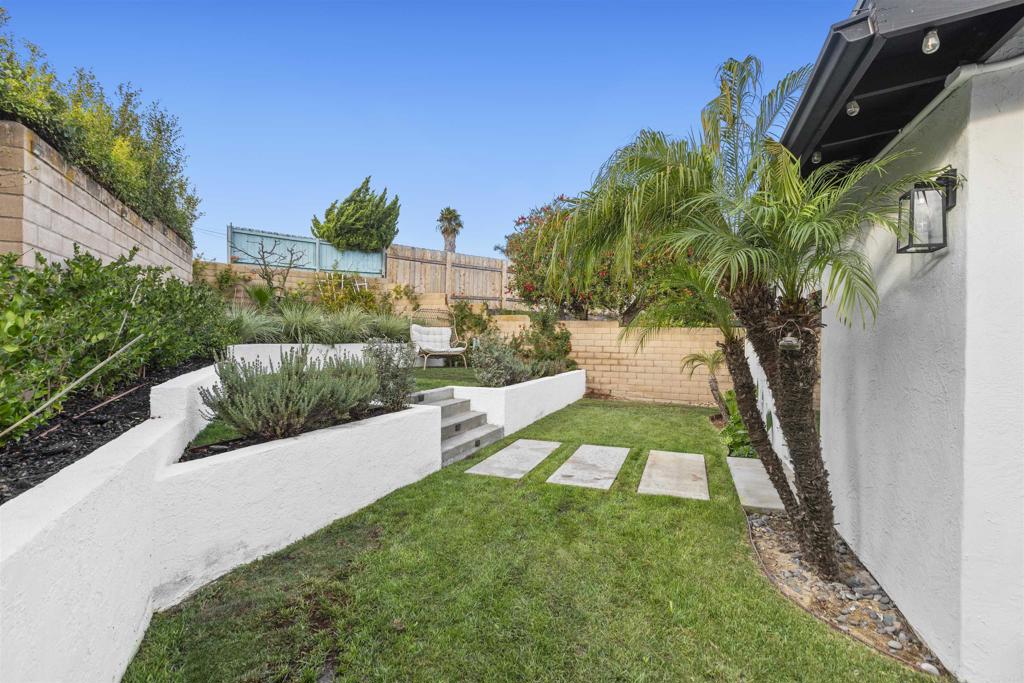 CLAIREMONT - Residential