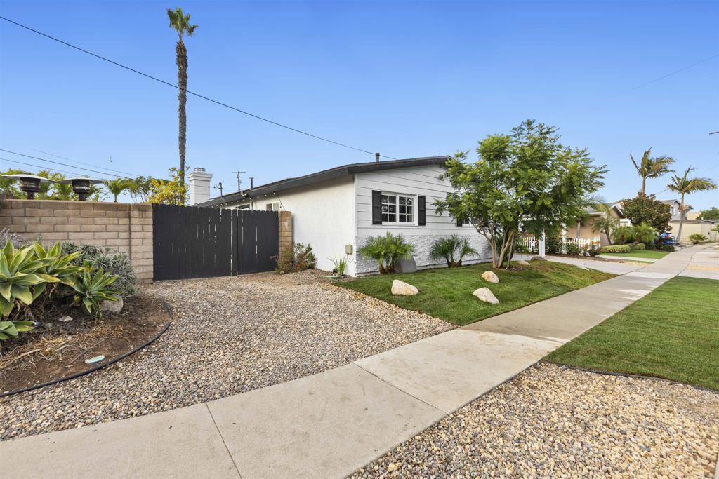CLAIREMONT - Residential