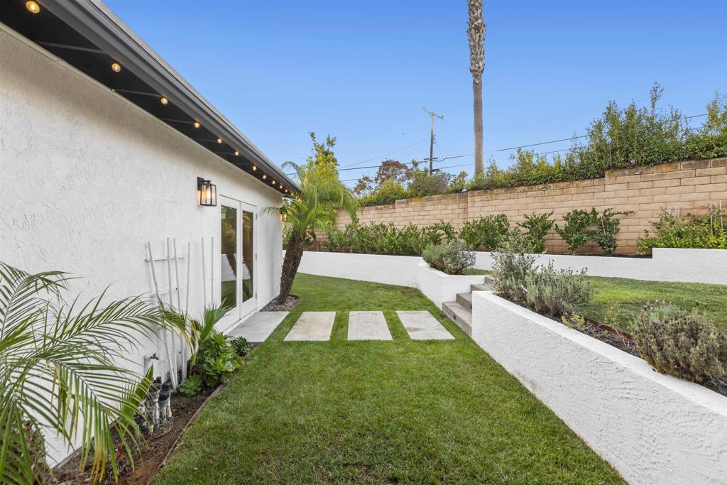 CLAIREMONT - Residential