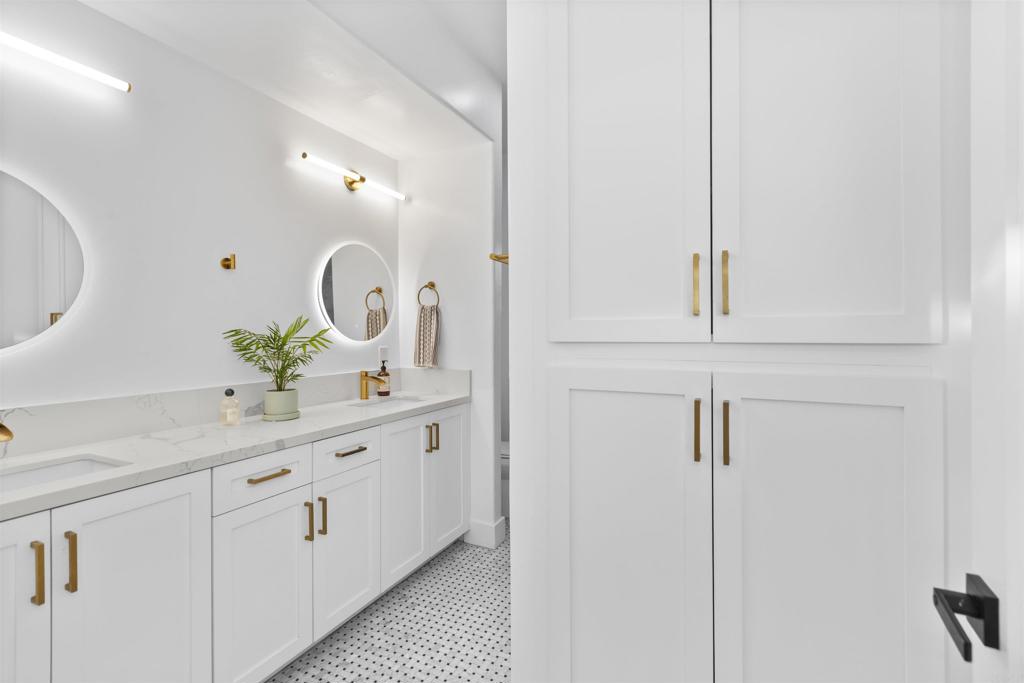 CLAIREMONT - Residential