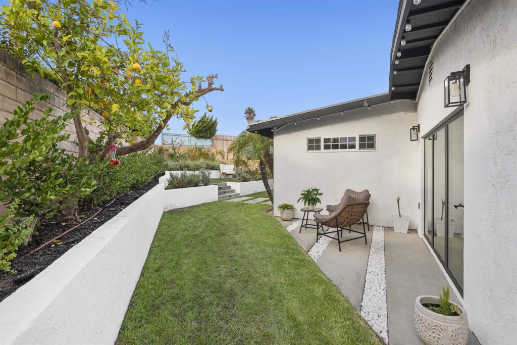 CLAIREMONT - Residential