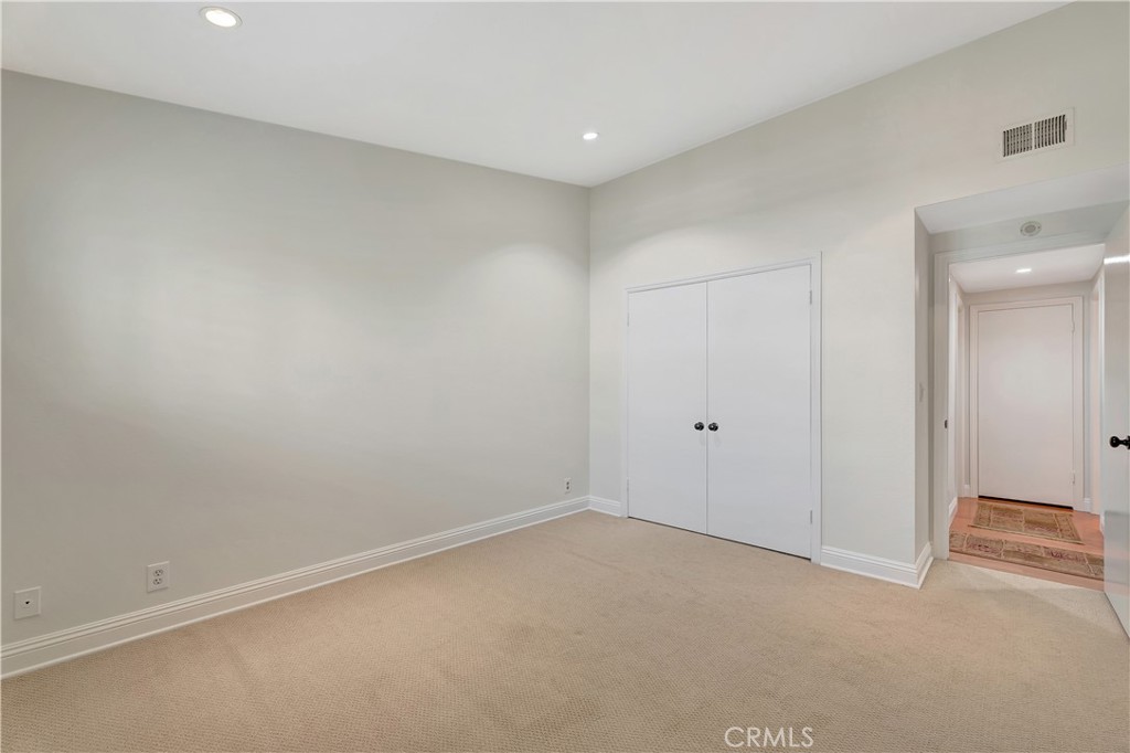 La Cuesta (LACU) - Residential Lease