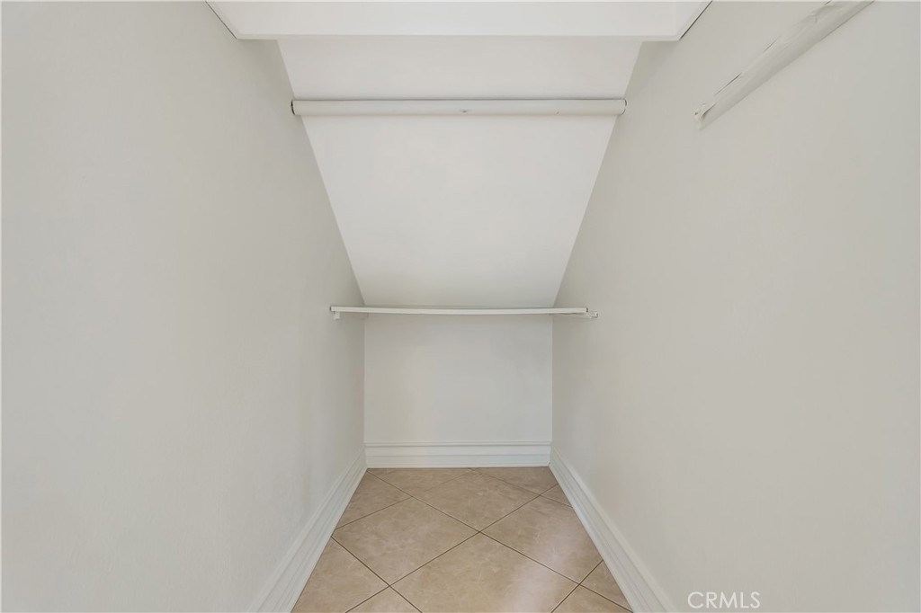 La Cuesta (LACU) - Residential Lease