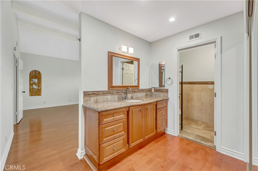 La Cuesta (LACU) - Residential Lease