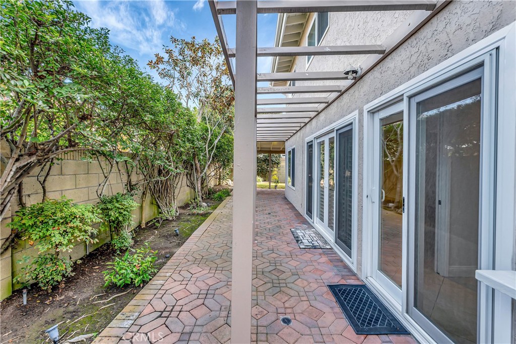 La Cuesta (LACU) - Residential Lease