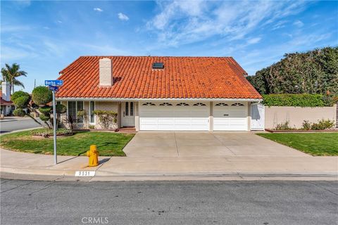 Photo of 9531 Borba Circle, Huntington Beach, CA 92646 (MLS # OC25260210)