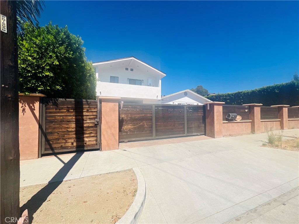 Properties 1 14609 Fox Street