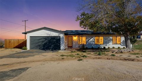 Photo of 7005 Hillview, Joshua Tree, CA 92252 (MLS # JT26012145)