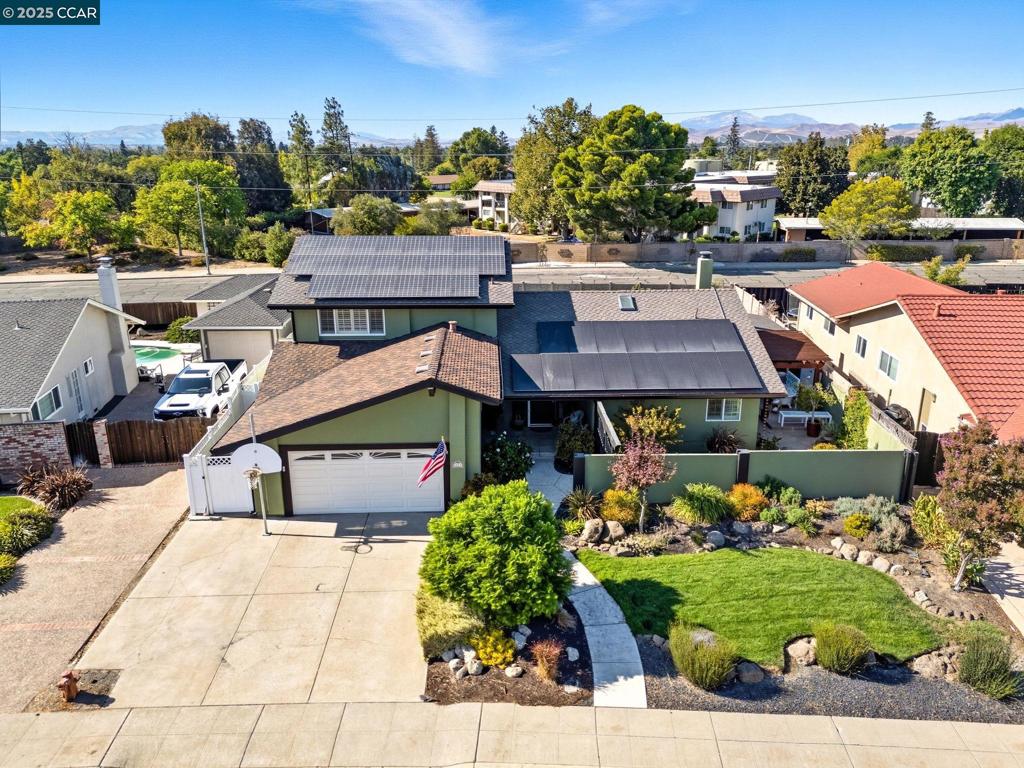 WHISPERING PINES - Residential