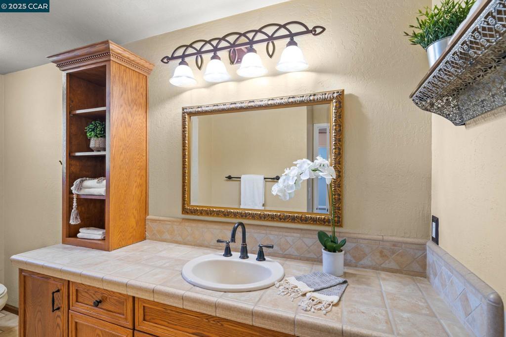 WHISPERING PINES - Residential