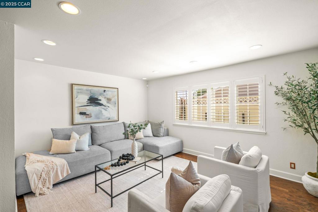 WHISPERING PINES - Residential