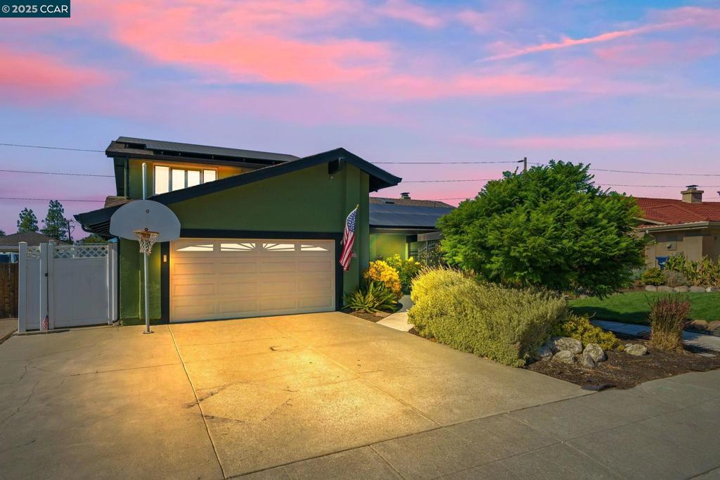 WHISPERING PINES - Residential