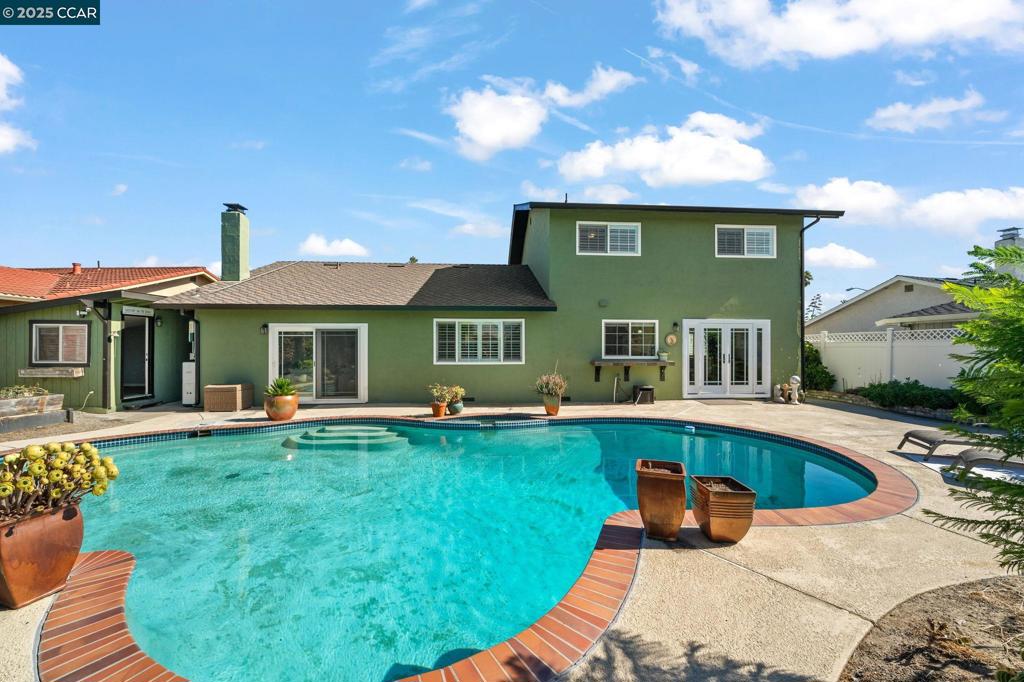 WHISPERING PINES - Residential