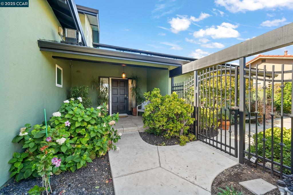 WHISPERING PINES - Residential