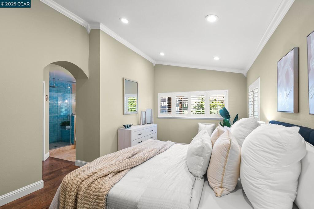 WHISPERING PINES - Residential