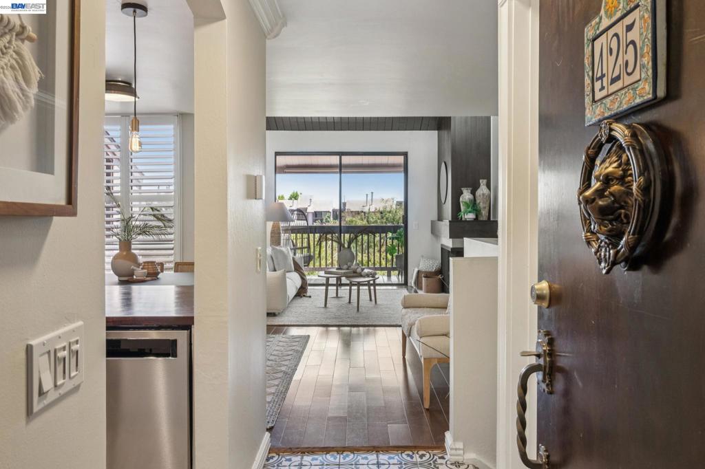 2101 Shoreline Dr Dr 425, Alameda CA 94501