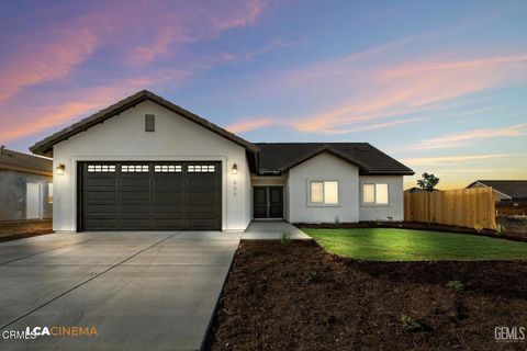 Photo of 716 Sammy Way, Shafter, CA 93263 (MLS # V1-36770)