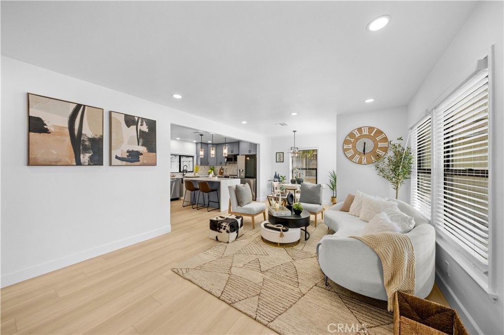 Photo of 6714 Mclennan Ave, Lake Balboa, CA 91406 (MLS # TR25241608)