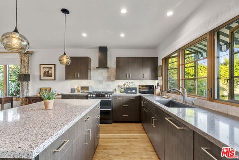 Tiny photo for 8980 Lloyd Place, West Hollywood, CA 90069 (MLS # 26660897)