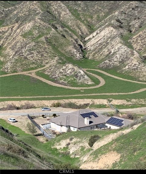 Photo of 13110 Laurene Ln, Moreno Valley, CA 92555 (MLS # SW26000203)