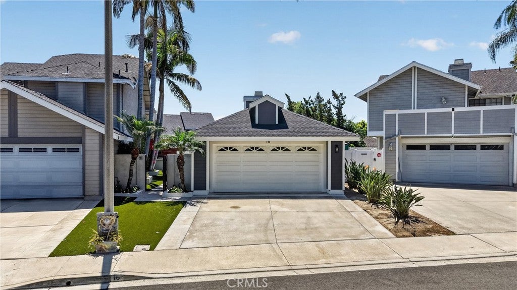 16 Deer Creek Lane