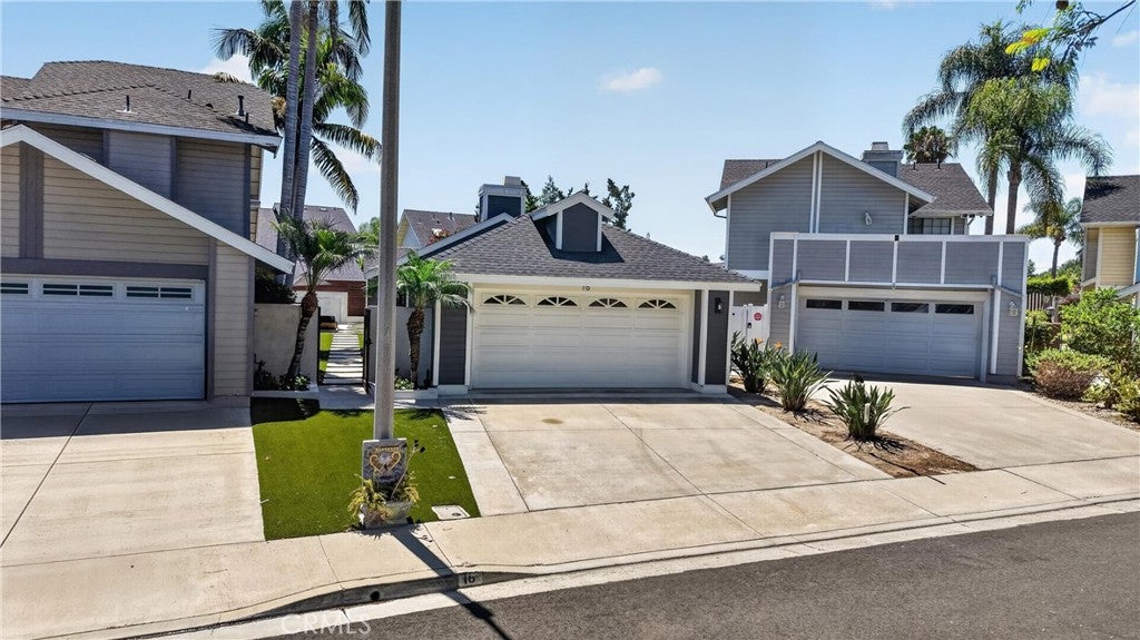 16 Deer Creek Lane