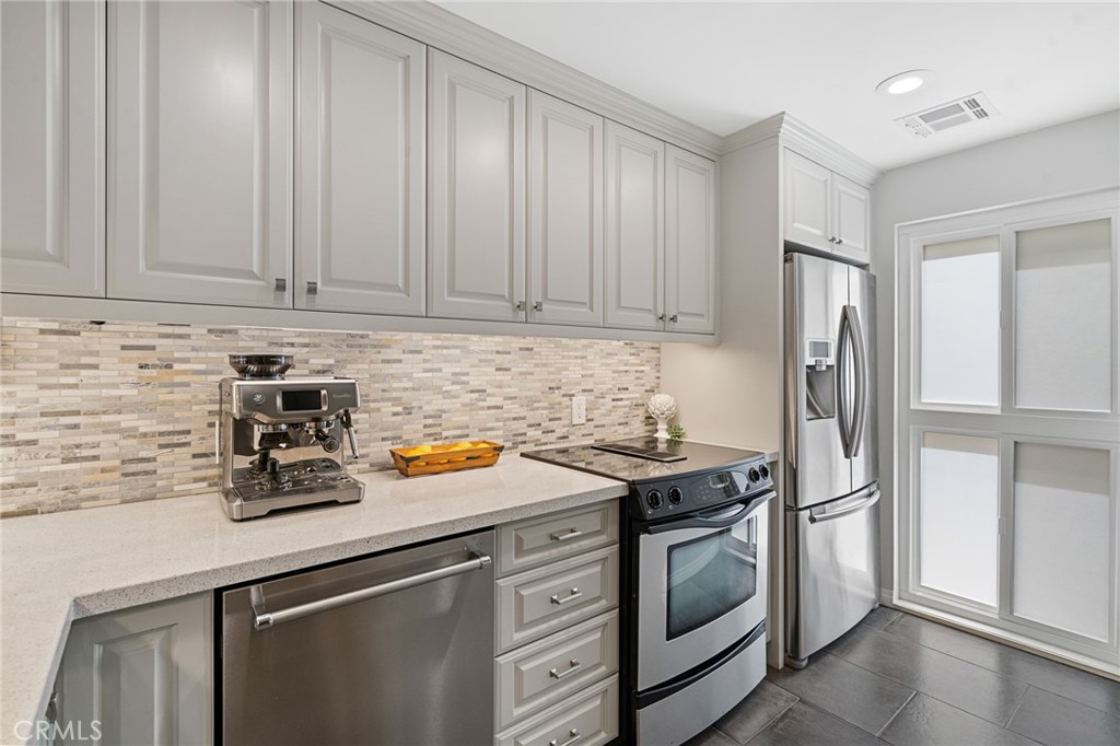 5109 Marina Pacifica Drive N