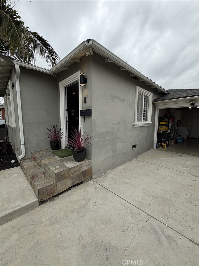 4550 W 153rd