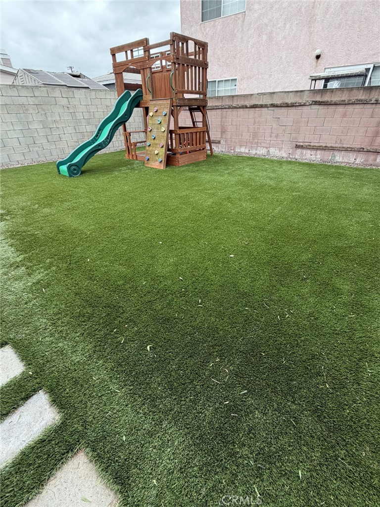 4550 W 153rd