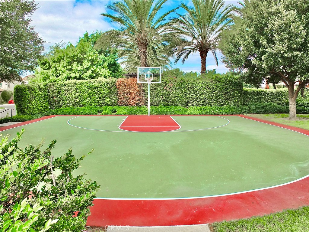 THE COURTS - Residential