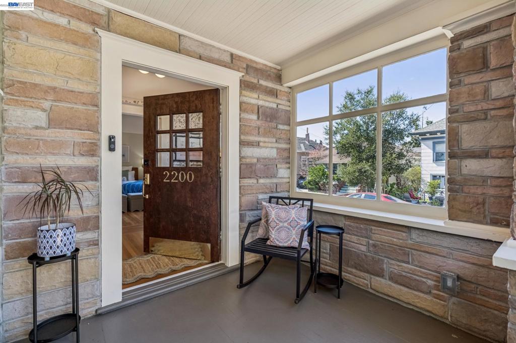 2200 2200 San Jose Ave