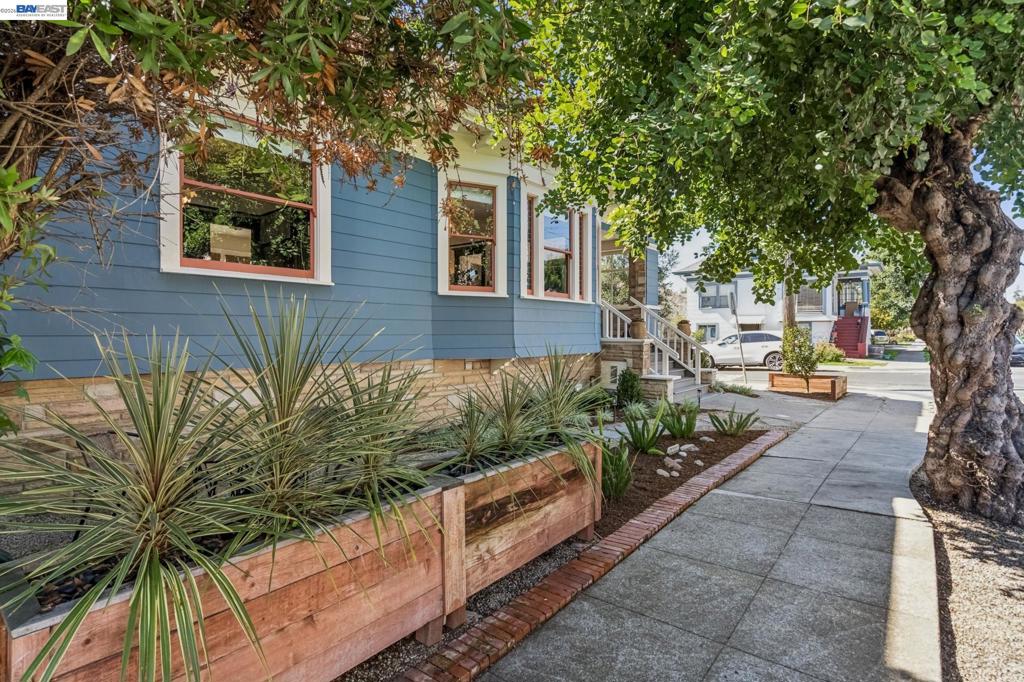 2200 2200 San Jose Ave