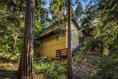 Photo of 24082 Altdorf Drive, Crestline, CA 92325 (MLS # CV26088084)