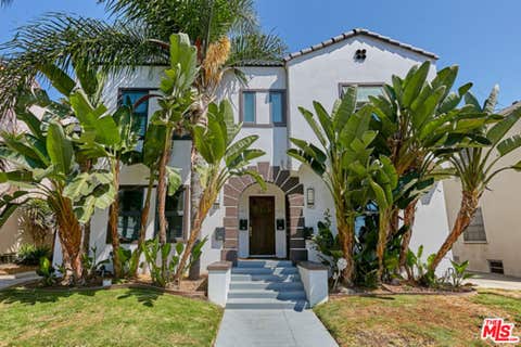 Photo of 614 N Genesee Avenue, Los Angeles, CA 90036 (MLS # 26871255)