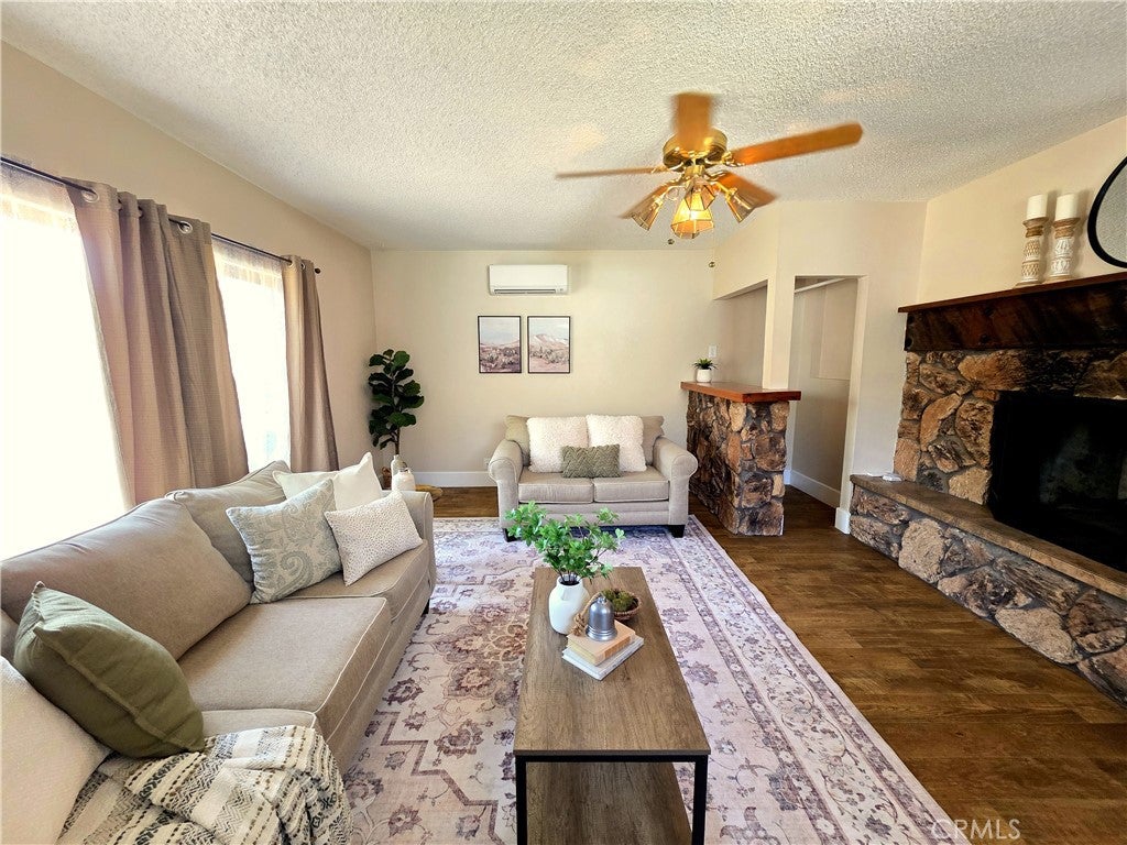 3 Stallion Court
