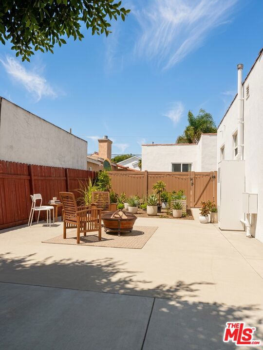 1140 Nowita Place