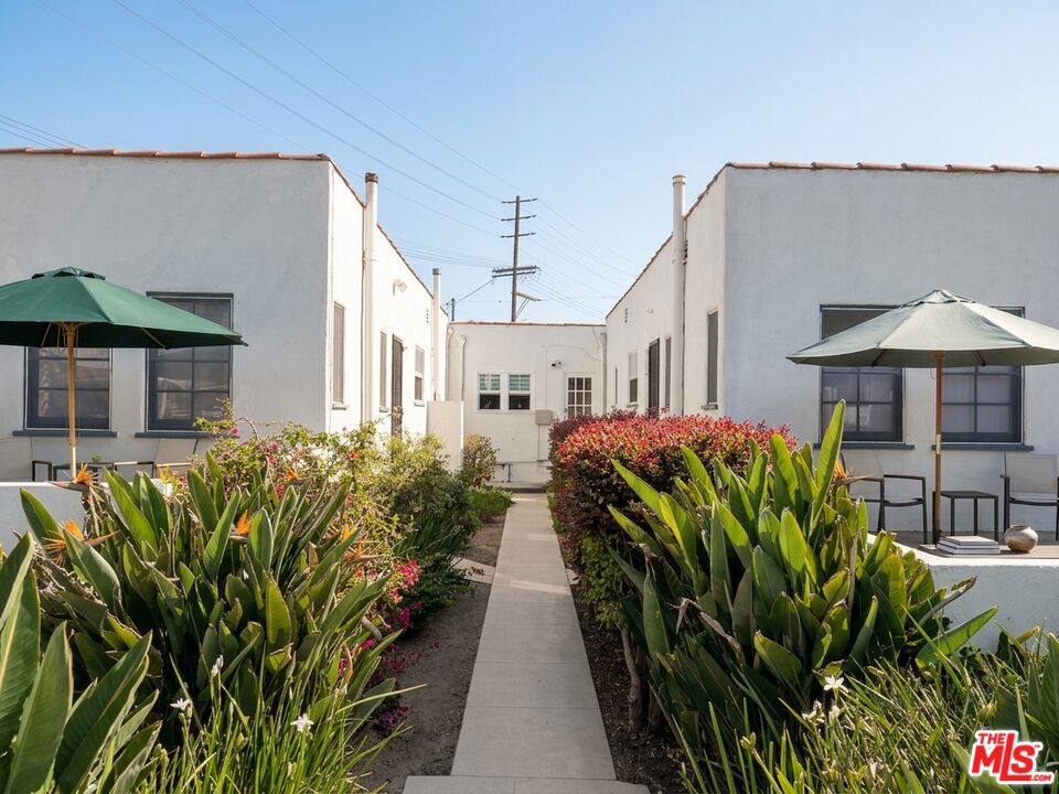 1140 Nowita Place