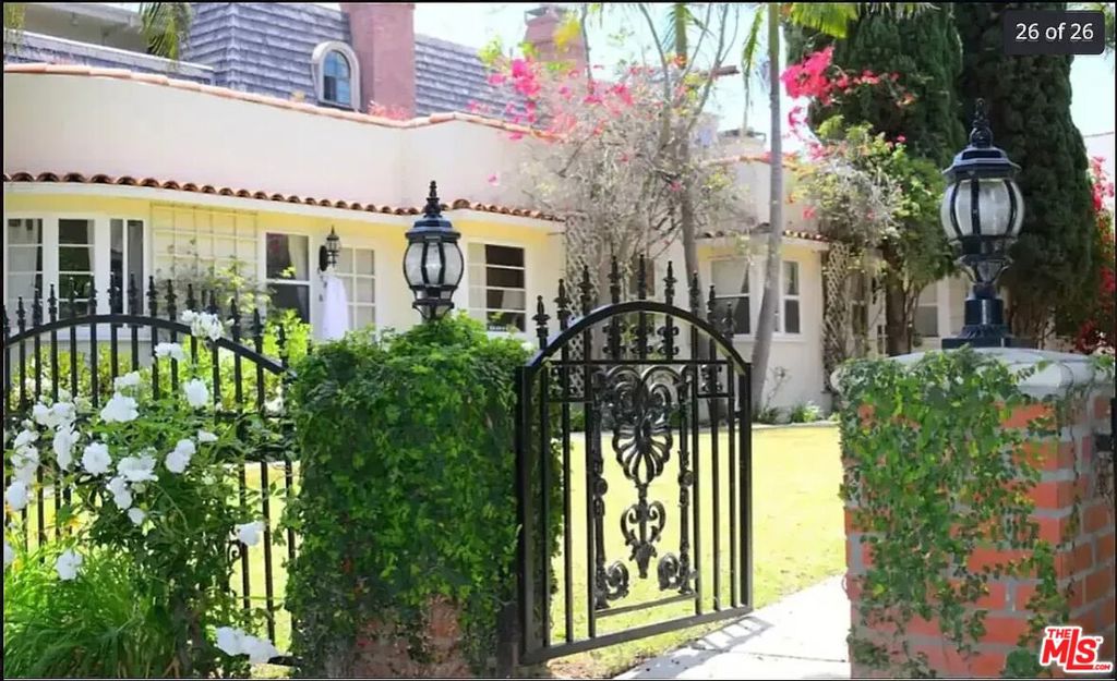 Charming 2Bed/1Bath bungalow1920s Spanish property Directly across from Douglas Park Granite countertops & stainless steel appliances Tumbled marble bathroom Large closets Street parking Laundry in unit (located in the private yard) Huge private yard/ deck Walking distance to all the shops, grocery stores, & restaurants on Wilshire Blvd No one above or below Recessed lighting Water/sewer/trash included. Tenant responsible for gas & electric. Pet friendly. 1 yr lease.