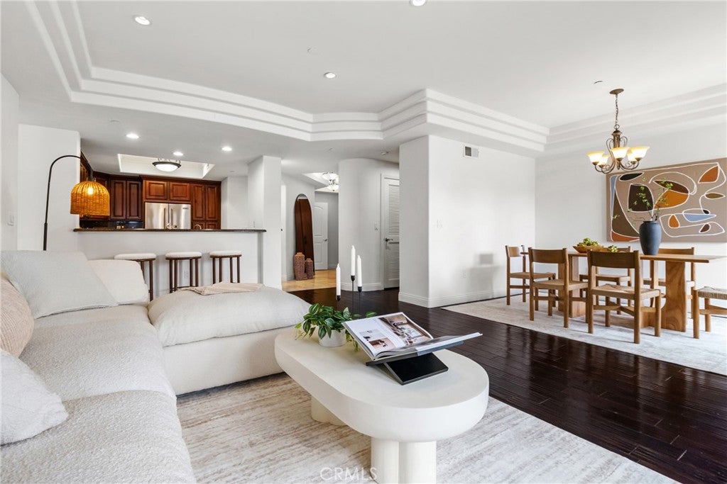 Photo of 12044 Hoffman ST #303, Studio City, CA 91604 (MLS # SR26145664)