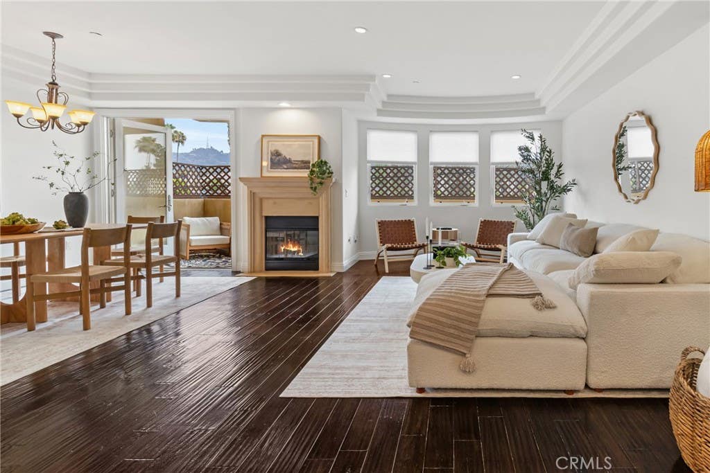 Photo of 12044 Hoffman ST #303, Studio City, CA 91604 (MLS # SR26145664)