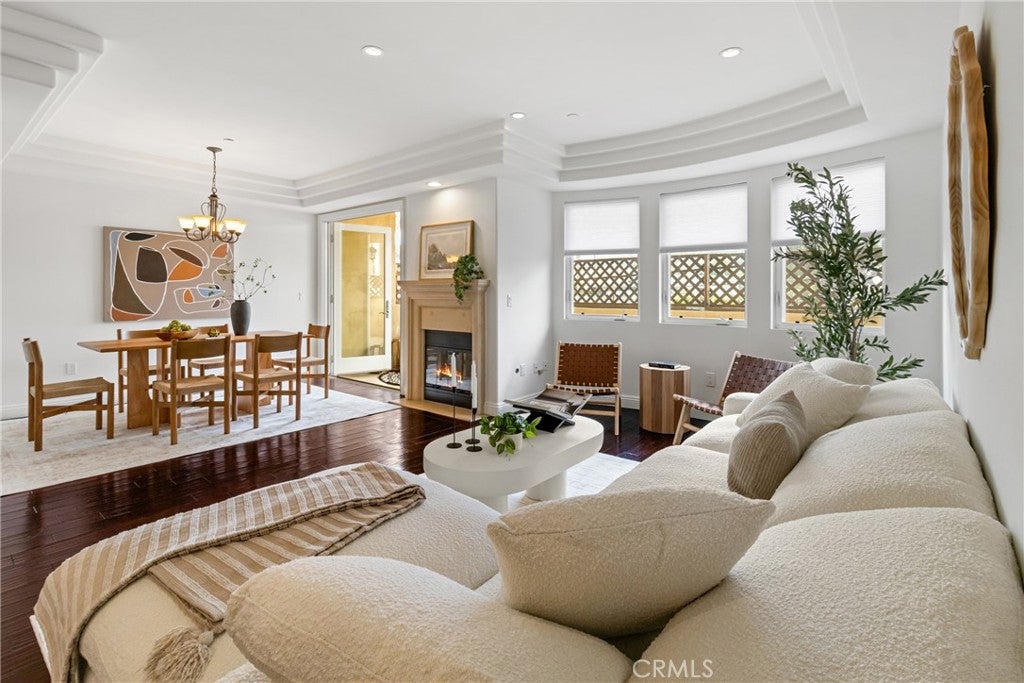 Photo of 12044 Hoffman ST #303, Studio City, CA 91604 (MLS # SR26145664)