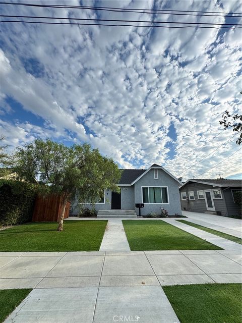 122 E Brookdale Fullerton CA 92832