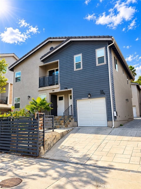 Photo of 136 N Carondelet St, Los Angeles, CA 90026 (MLS # CV26221227)