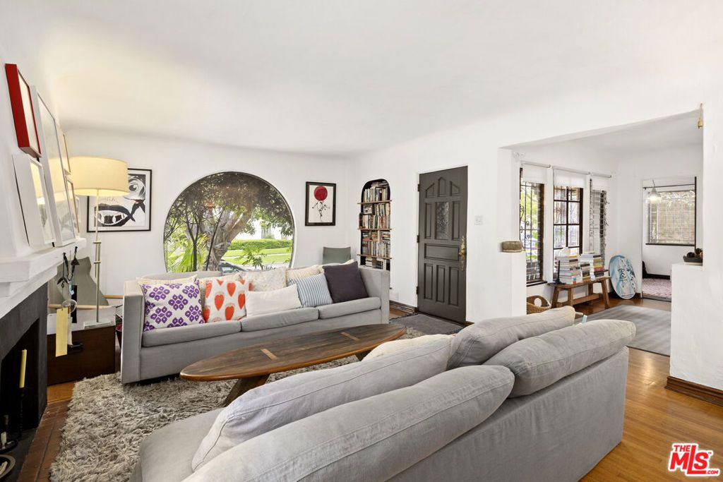 Photo of 1118 S Crescent Heights Boulevard, Los Angeles, CA 90035 (MLS # 25602249)