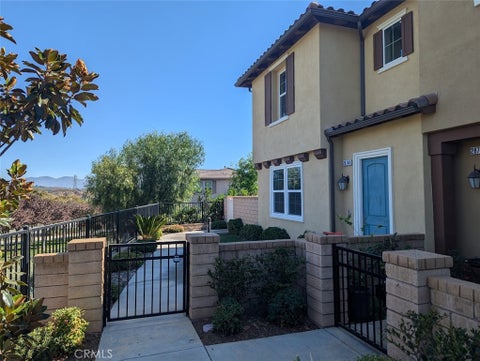 Photo of 28740 Jardineras Drive, Valencia, CA 91354 (MLS # SR26220688)