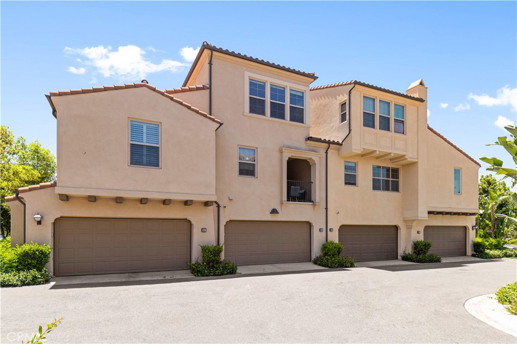 53 Bay Laurel