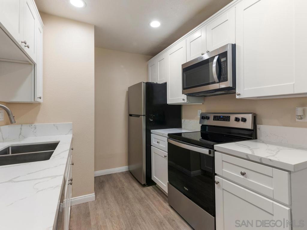 2094 E Grand Ave 7