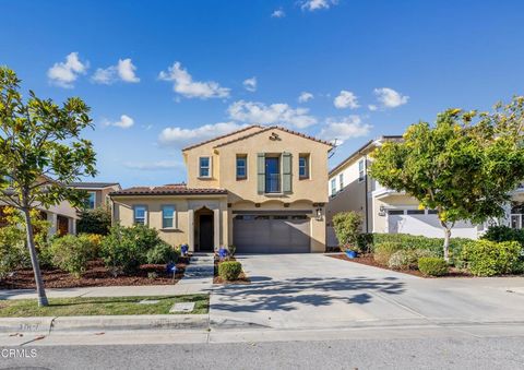 Photo of 627 E Orange Blossom Way, Azusa, CA 91702 (MLS # P1-25932)