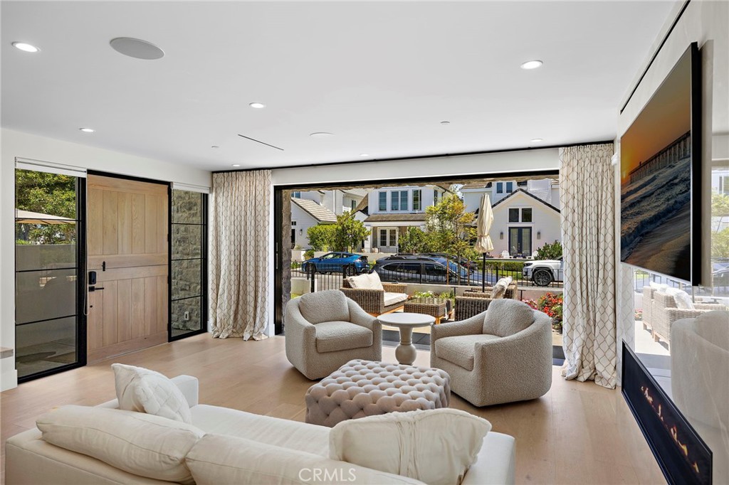 Corona del Mar South of PCH (CDMS) - Residential